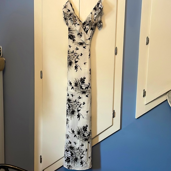 Streetwear Society Maxi Dress - Picture 1 of 6